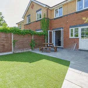 Avella By The Park Holiday home